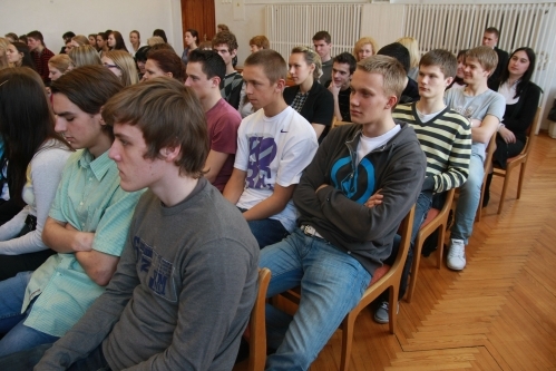 Studentu ar katru gadu kļūst mazāk, konkurence starp augstskolām – tikai aug