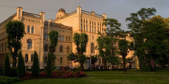 Fonda mecenātu stipendijas ieguvuši 110 studenti